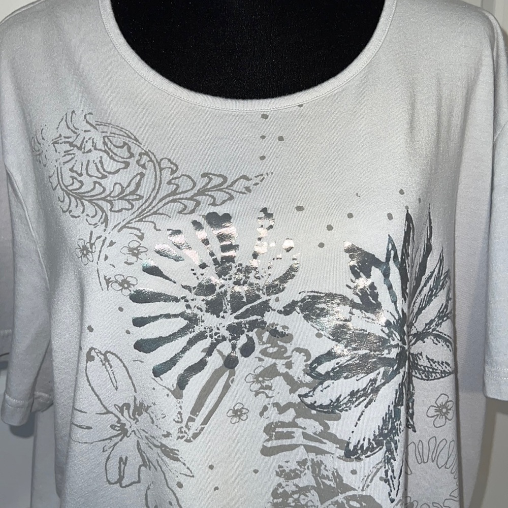 Creation L T-shirt with Floral Print with Foil Detail Size 18